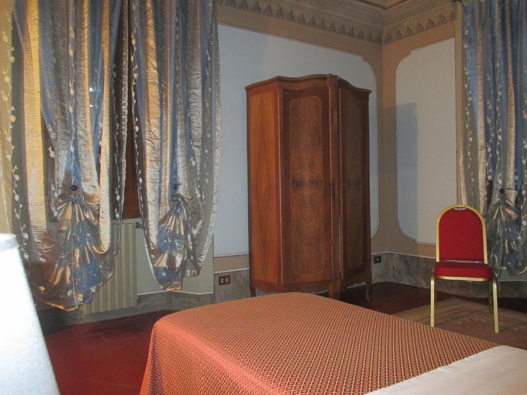 Villa Cantoni Gropello Cairoli Bilik gambar