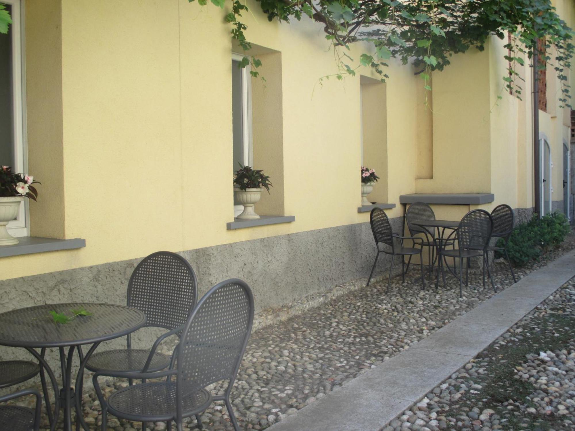 Villa Cantoni Gropello Cairoli Bilik gambar