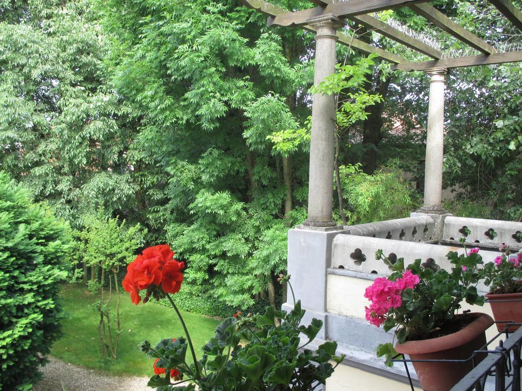 Villa Cantoni Gropello Cairoli Bilik gambar