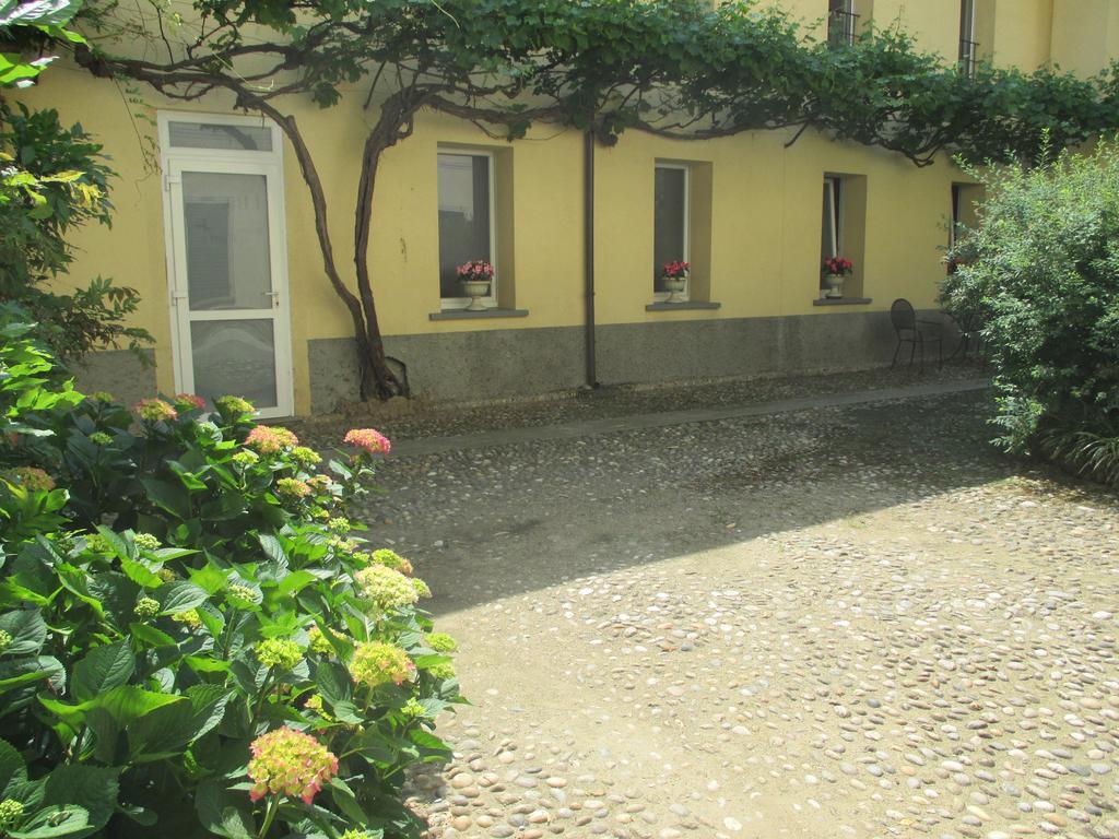 Villa Cantoni Gropello Cairoli Luaran gambar